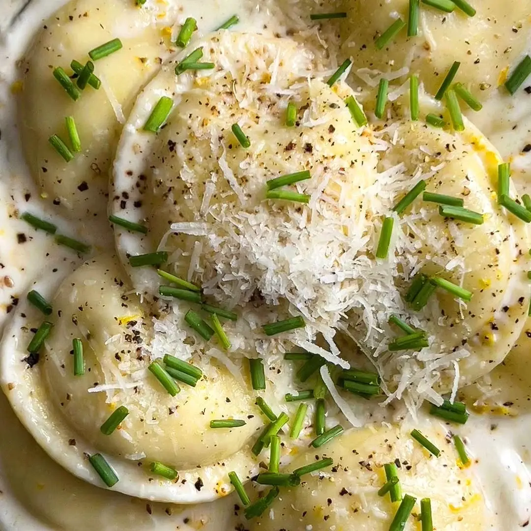 Ravioli with Easy Uncooked Lemon Cream Sauce