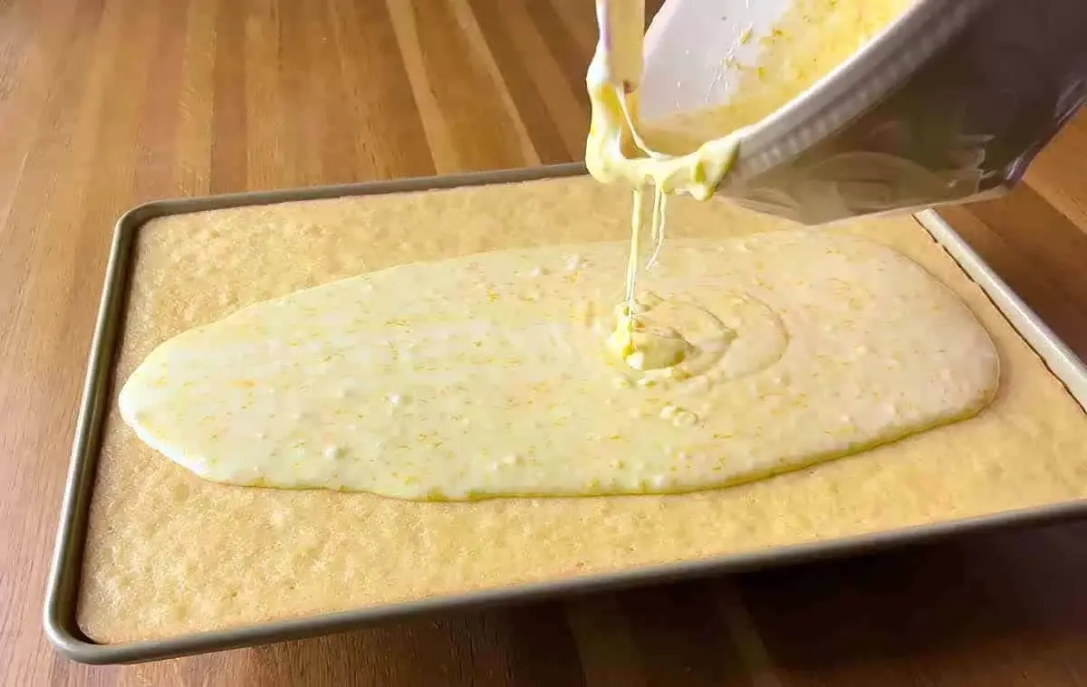 Pouring Icing