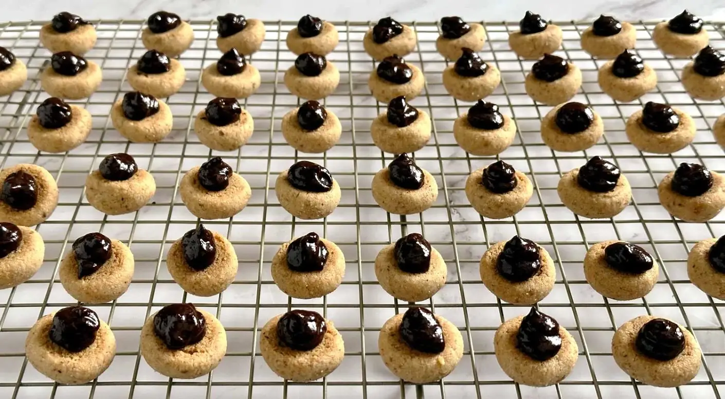 Finished Tops of Kisses with Chocolate