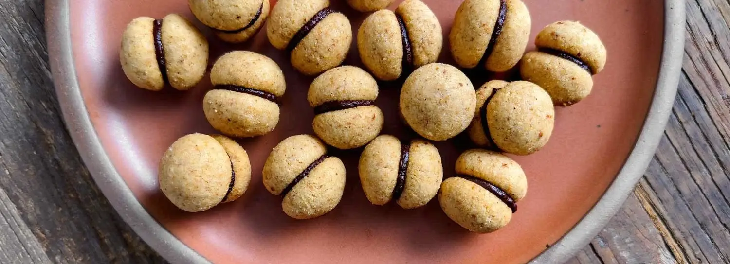 Italian Ladies Kisses