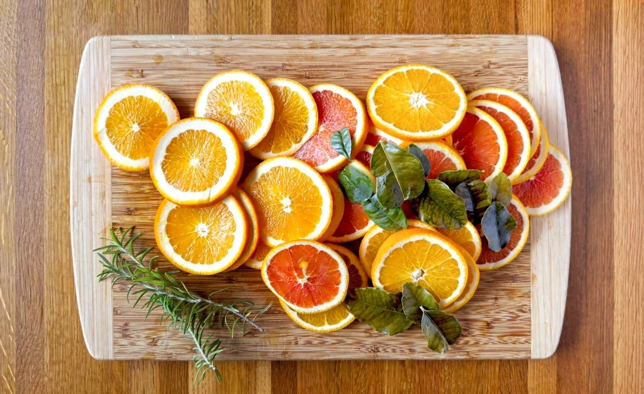 Sliced Oranges, Rosemary and Basil