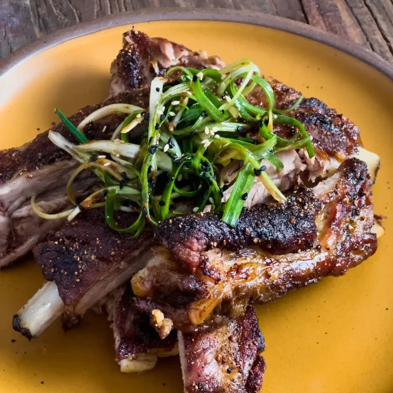 black_garlic_salt _pepper_ribs_spicy_scallion_salad_1500