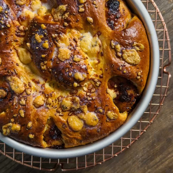 blue_cheese_fig_stuffed_milk_bread_1500