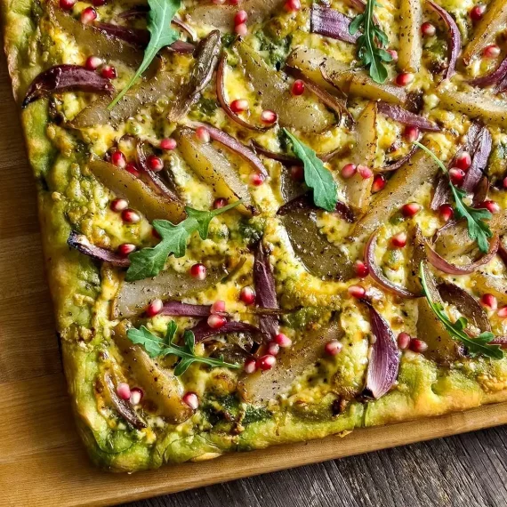 Roasted Pear and Havarti Pan Pizza