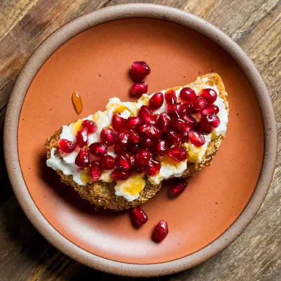 ricotta_pomegranate_toasts_hot_honey_1500