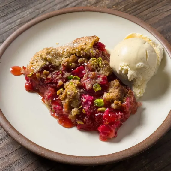 slice_strawberry_rhubarb_streusel_pie_1500