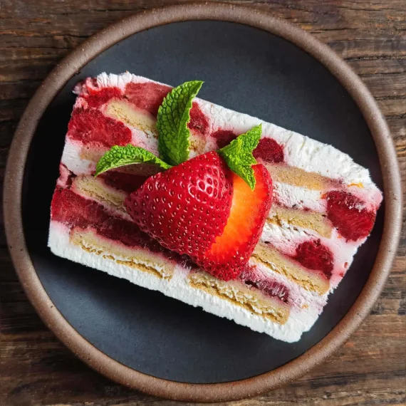 strawberries_cream_icebox_cake_1500