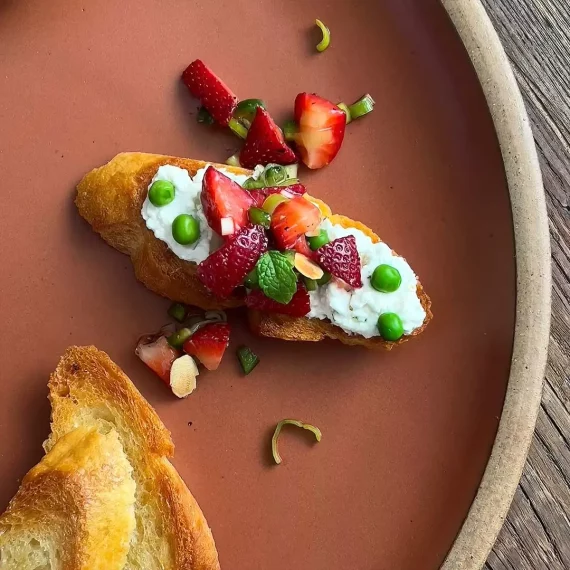 Crostini with Strawberry Salsa, Ricotta, and Peas